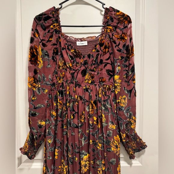 Burgundy and Gold Floral Long Sleeve Dress - Picture 7 of 16